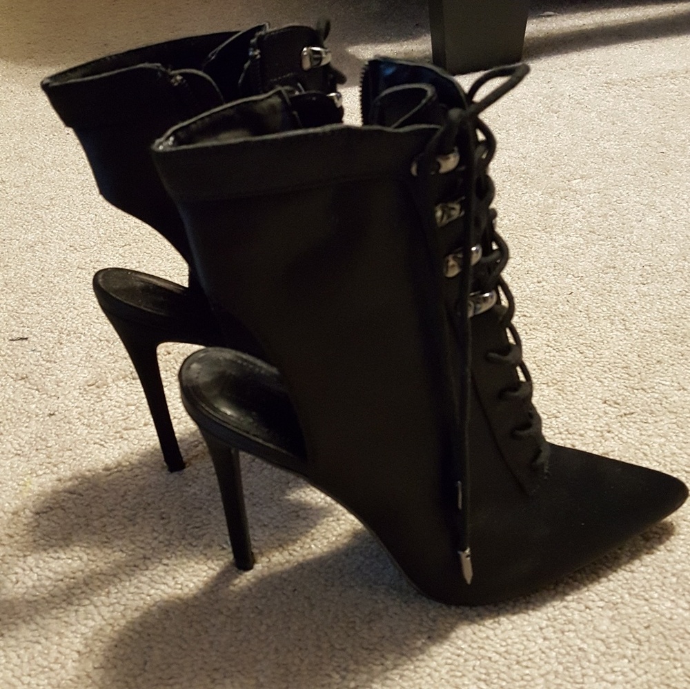 Black Forever 21 shoes with lace